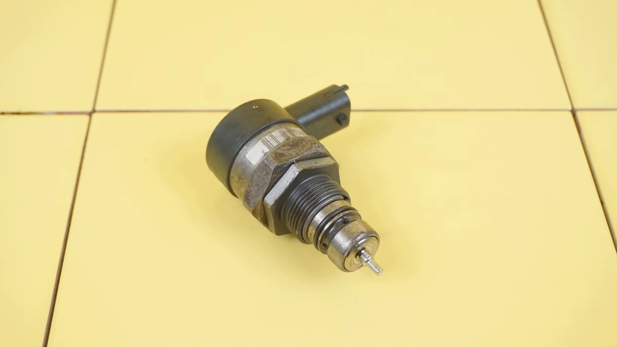 Vanne de pression carburant Opel 0281006034 image 2