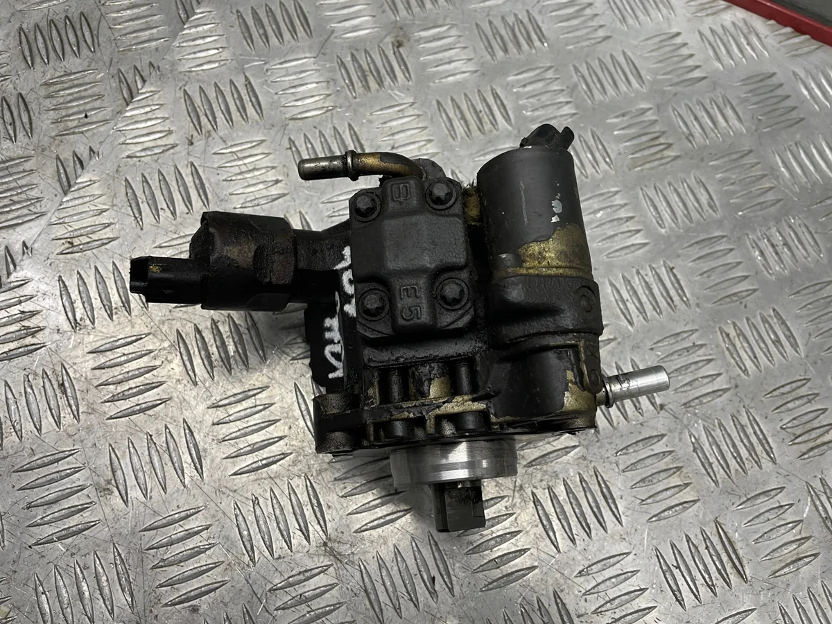 Bomba Inyección Peugeot 407 2.0 HDI Usada image 3