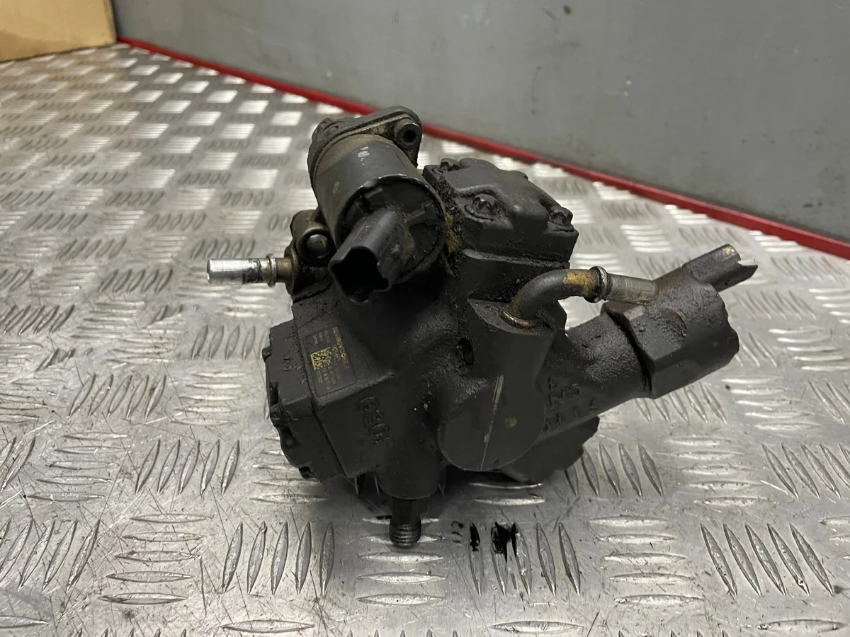 Bomba Inyección Peugeot 407 2.0 HDI Usada image 6