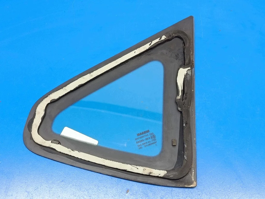 Nissan Qashqai J10 takalasi vasen thumbnail 3