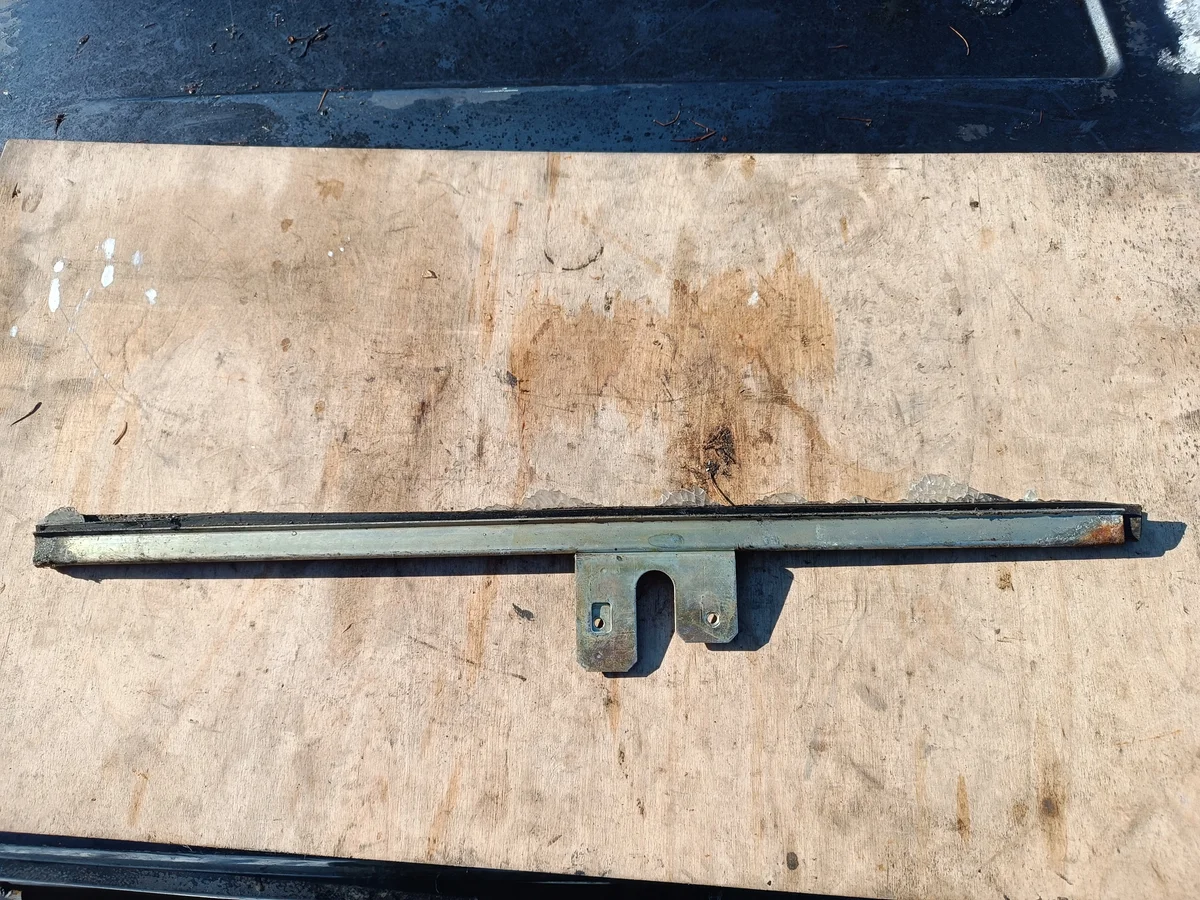 List, Polonez vänster framruta, OEM 849847