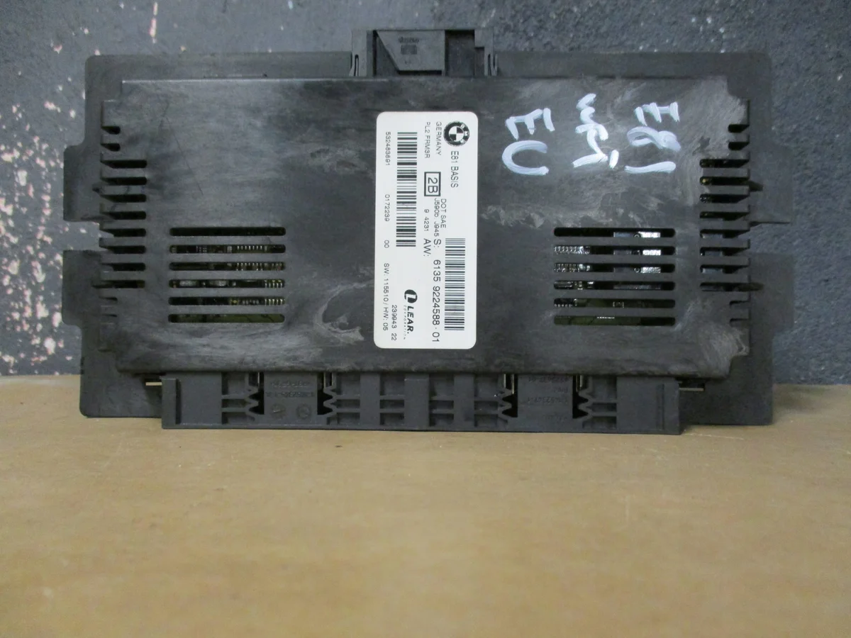 BMW 1 Series E81 ECU 9224588 Käytetty