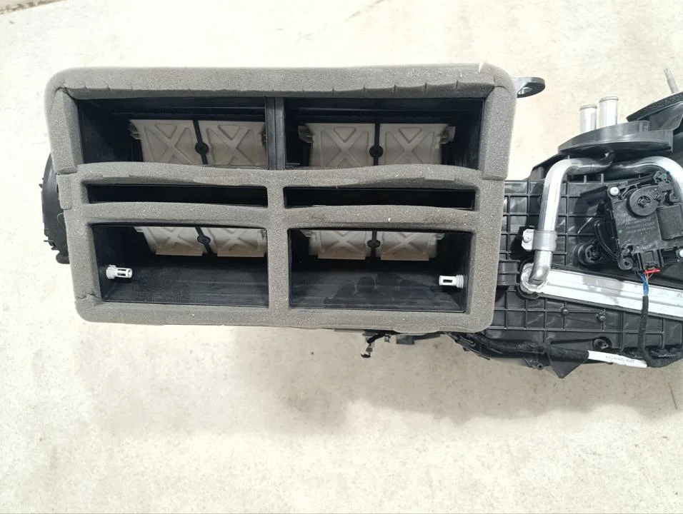 Gebläsegehäuse 68408753AG Jeep Wagoneer image 10