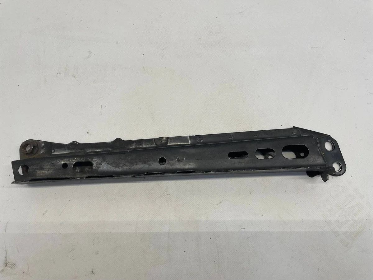 Toyota Auris II Support Suspension Avant Droit image 4
