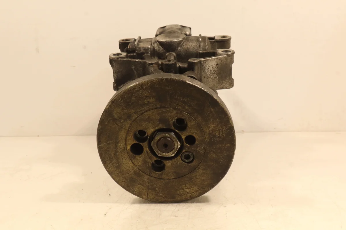 Audi A6 C5 2.5TDI Injection Pump 45672932 image 4