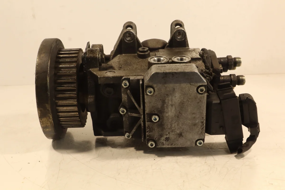 Audi A6 C5 2.5TDI Injection Pump 45672932 image 5