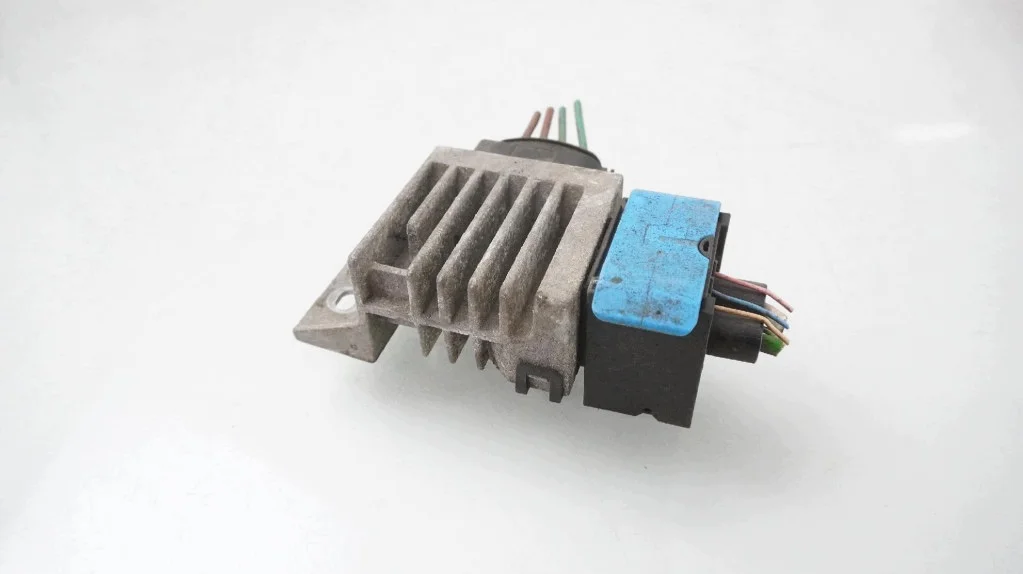 Glödstiftrelä Nissan Navara D23 2.3 DCI image 3