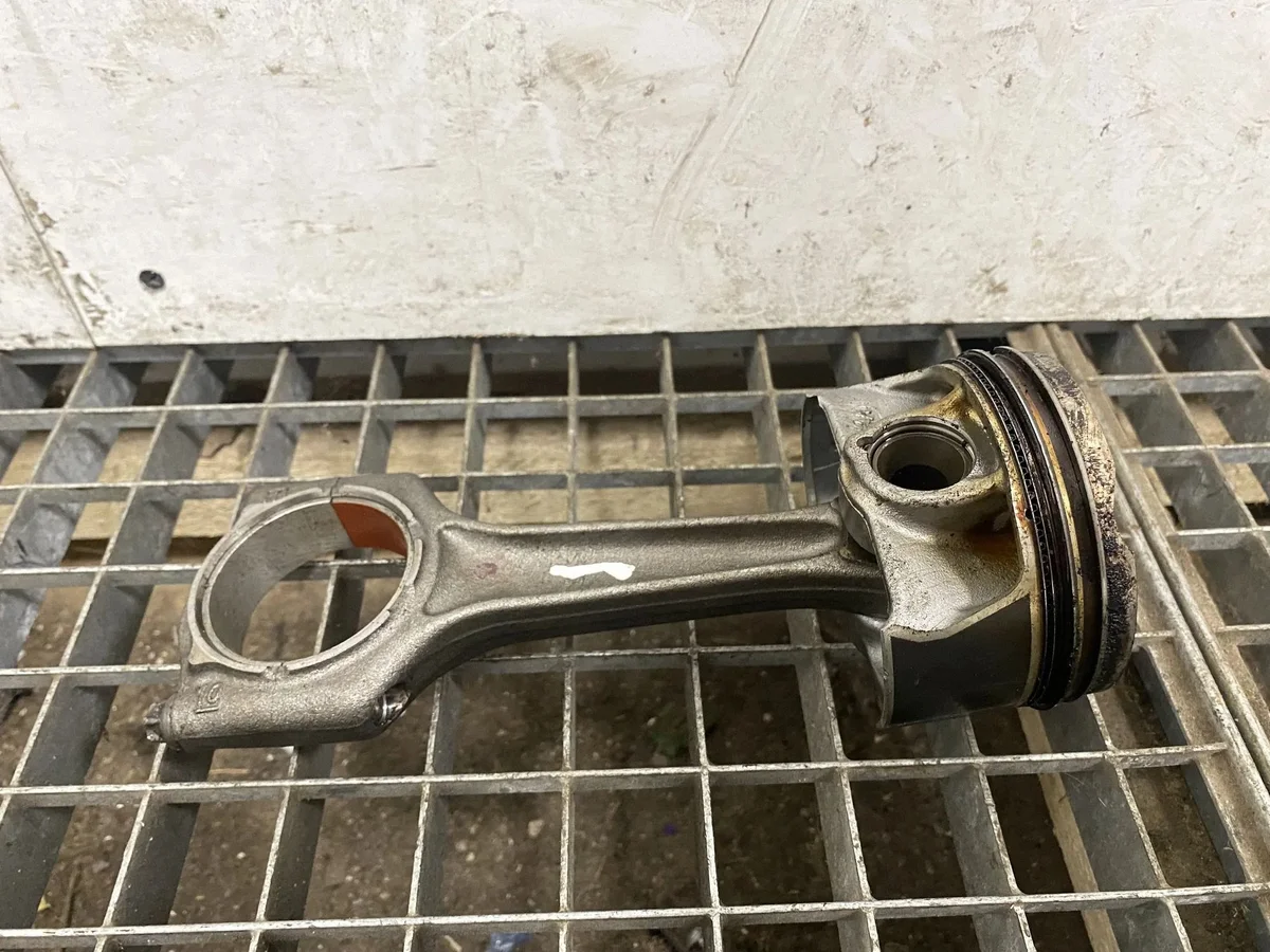 Piston BMW 3 G20 G21 2000cm3 OEM AFR81770