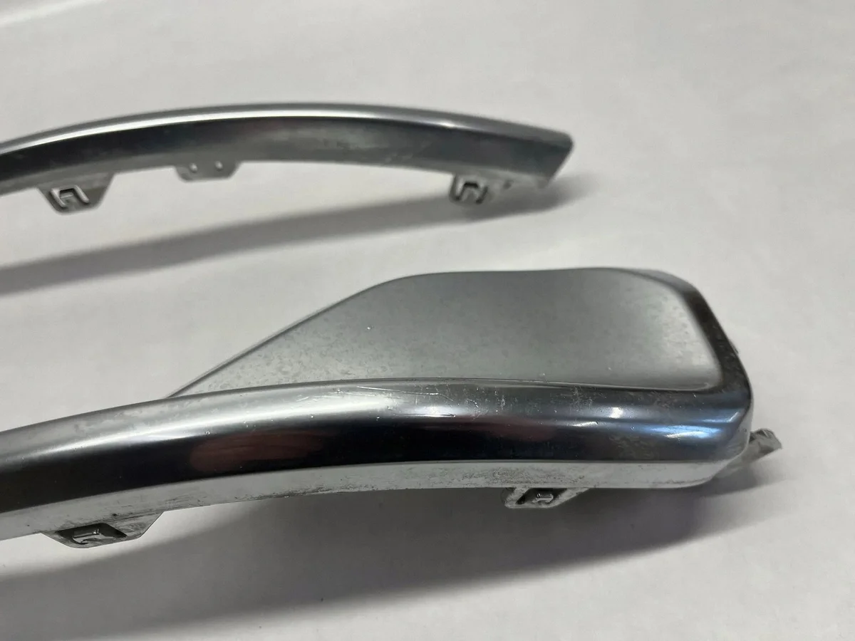 Jeep Grand Wagoneer Reflector Rechts 6UG08TRMAA image 3
