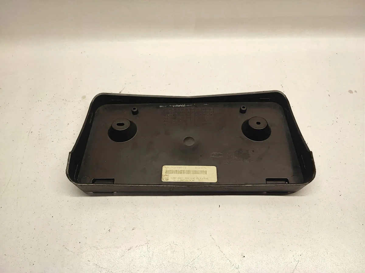 Cadre plaque immat Ford Mustang VI FR3B17A385AB5YZ9 image 7