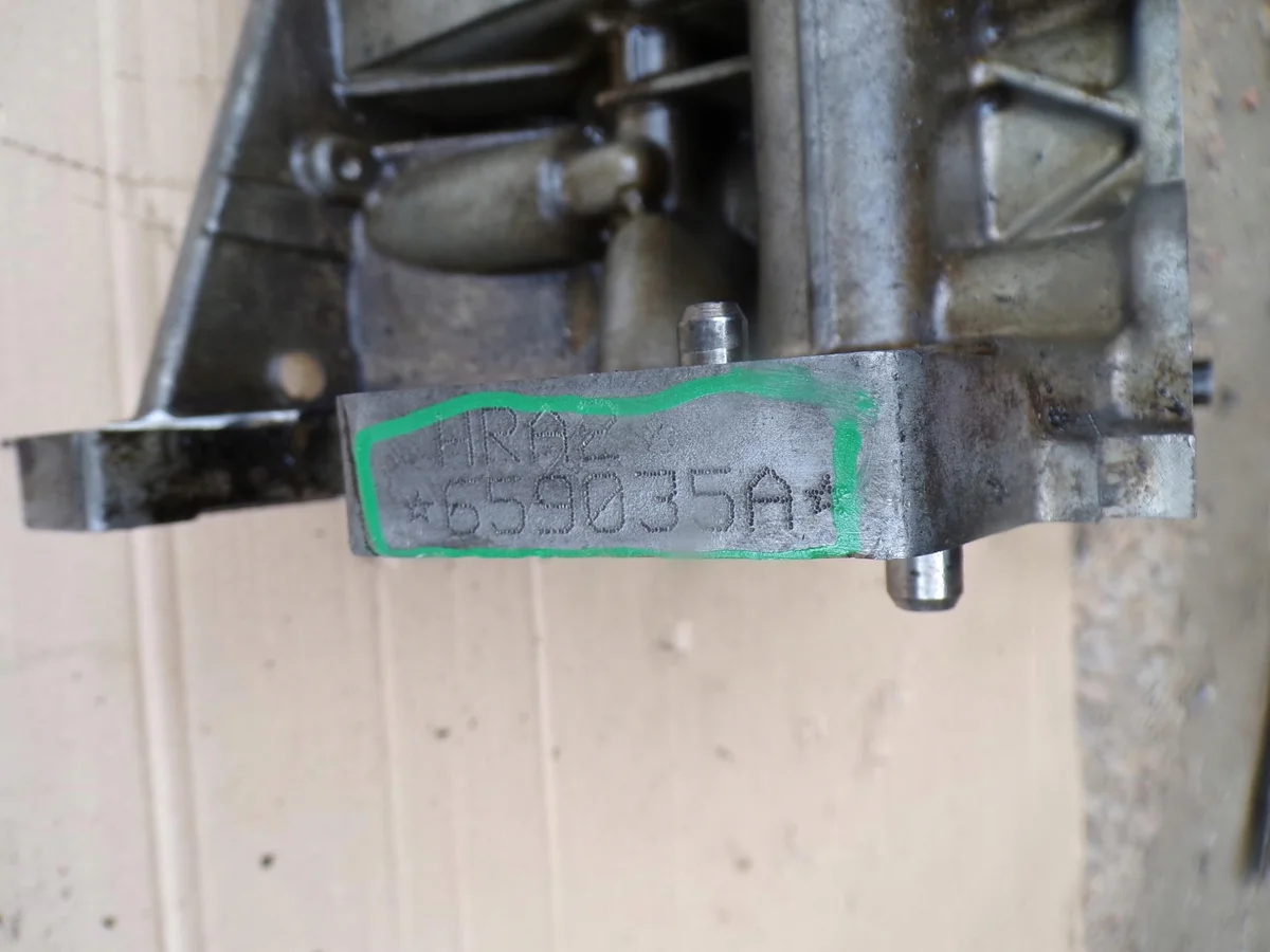 Bloc moteur Renault OE 110112878R image 3