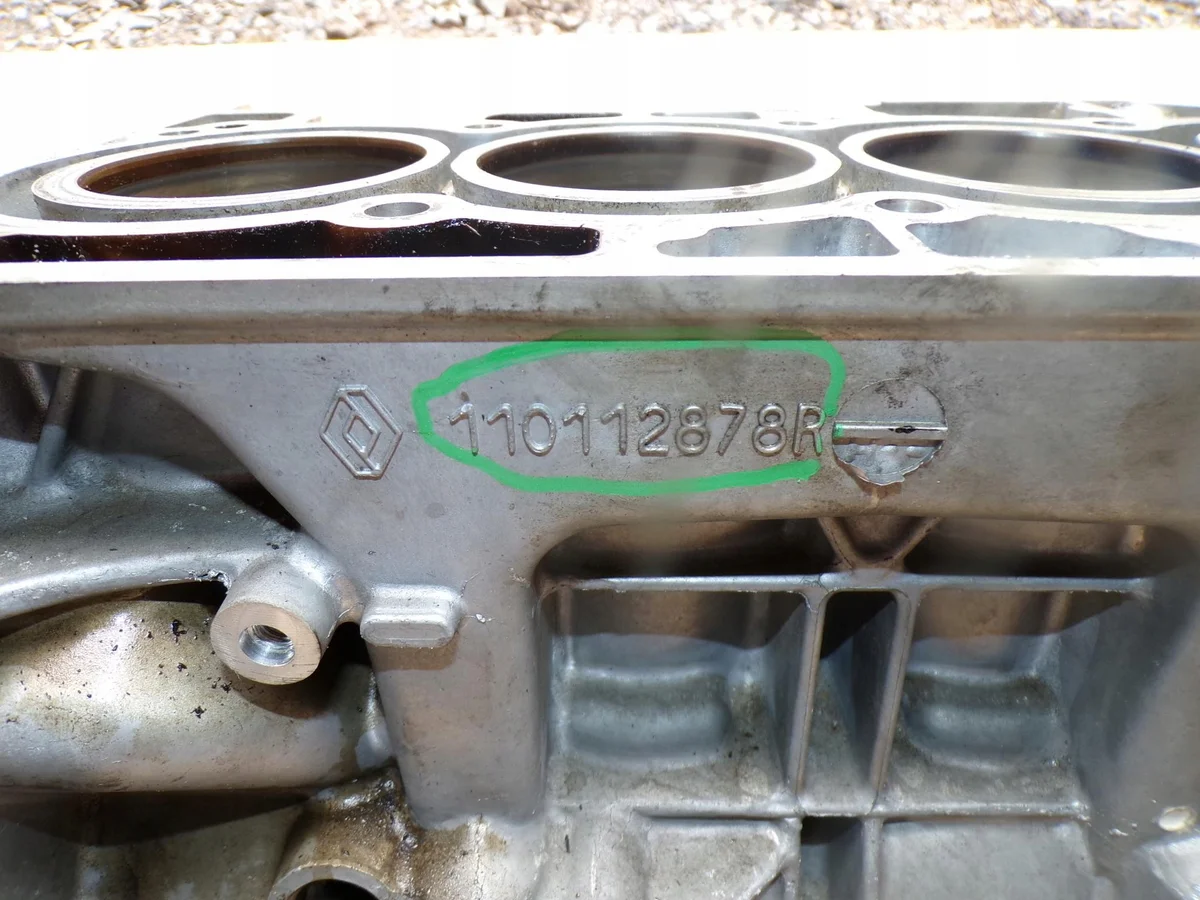 Bloc moteur Renault OE 110112878R image 5