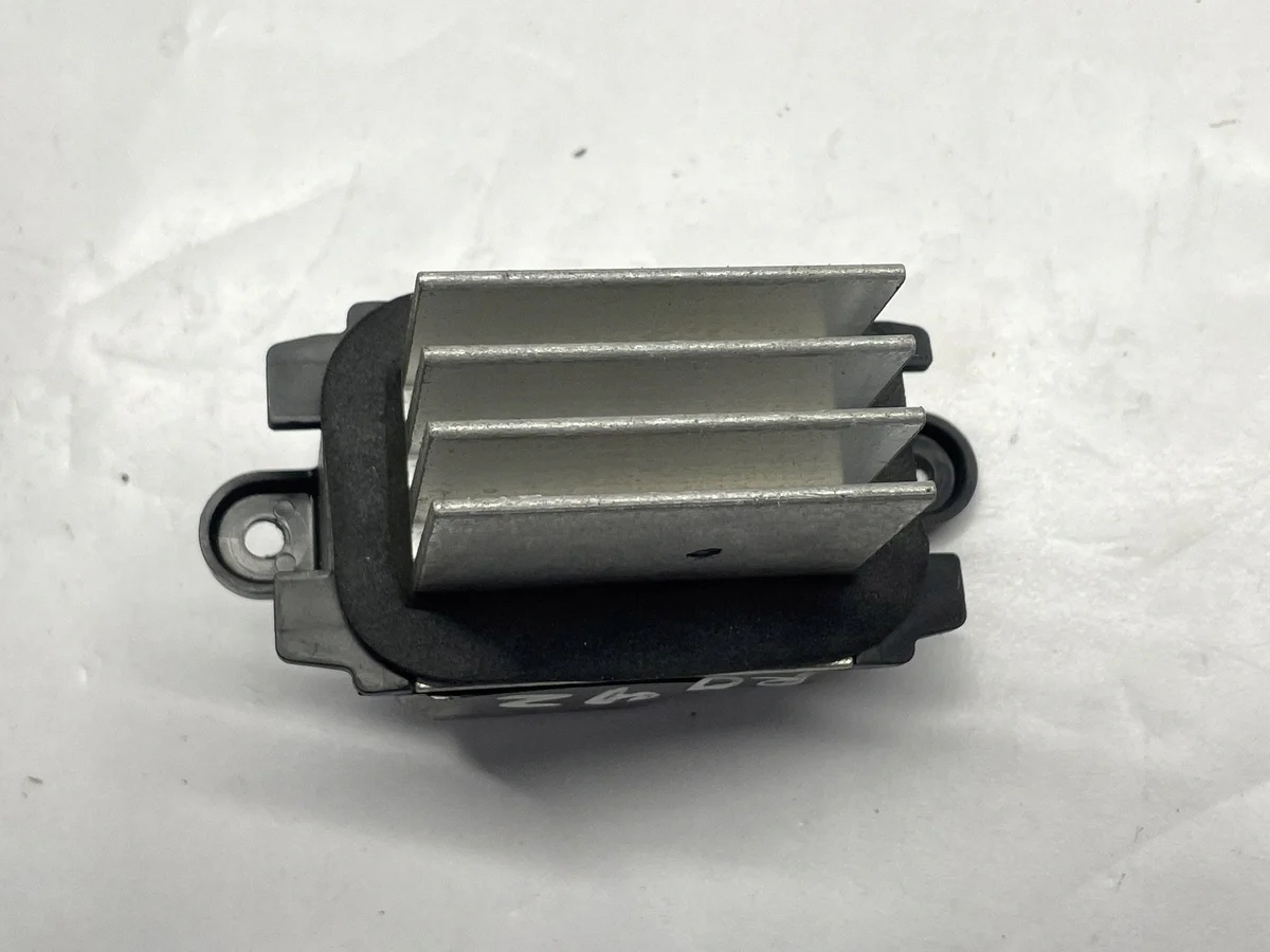 Ford Flex puhaltimen rele 9L3419E624AC image 8