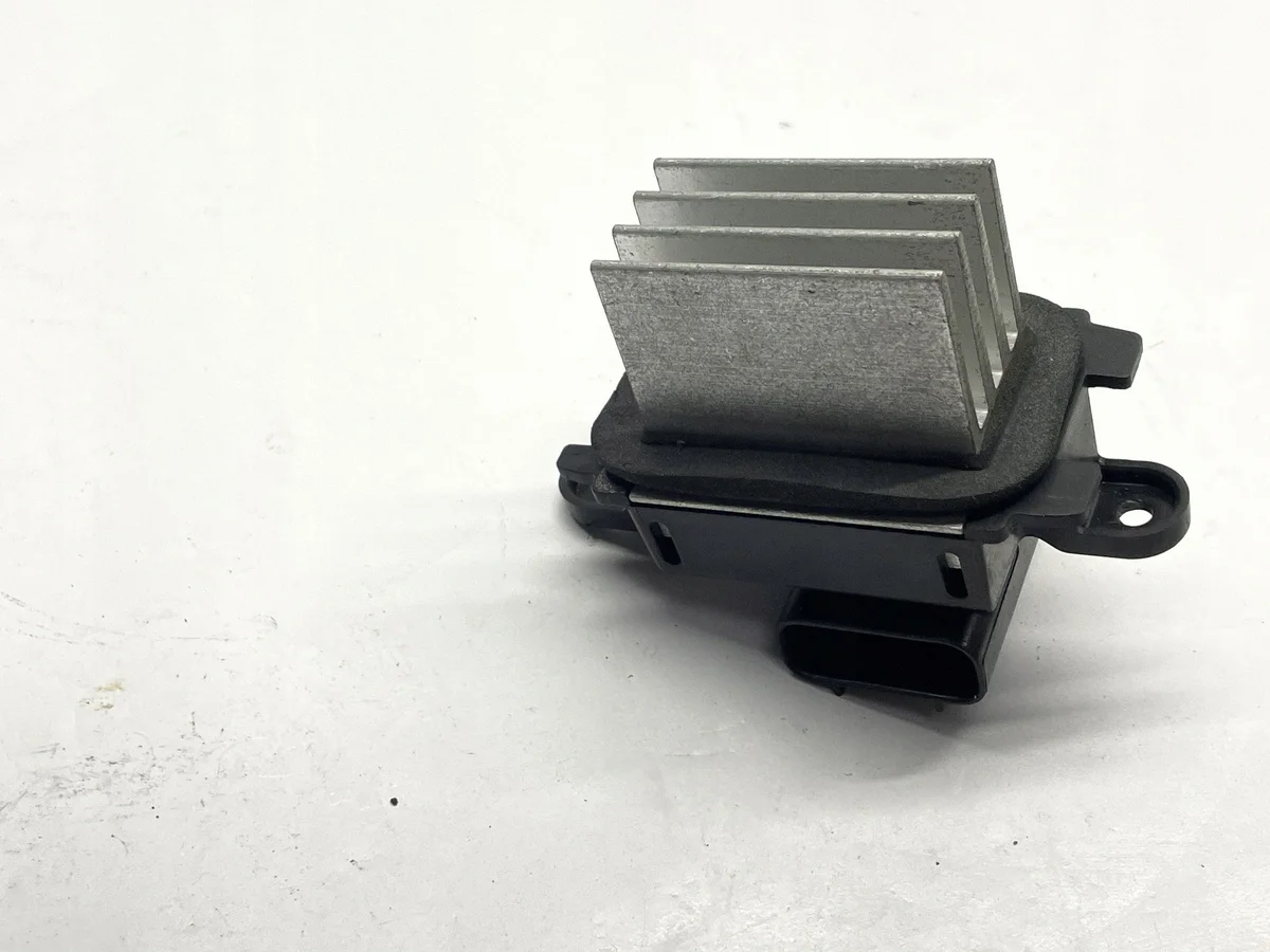 Ford Flex puhaltimen rele 9L3419E624AC image 10