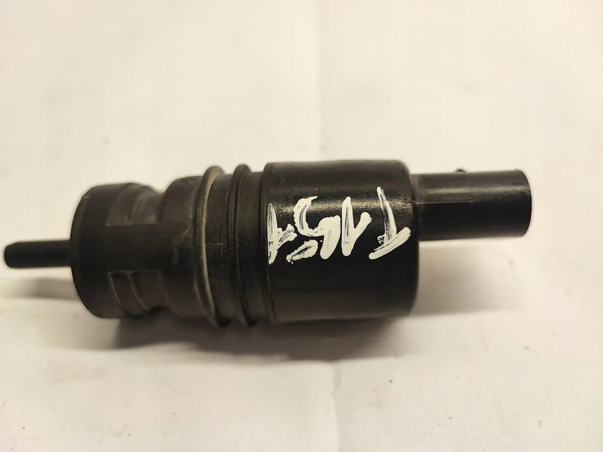 Ford Mustang VI Spritzwasserpumpe 8S4317664AB