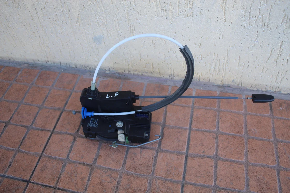 FECHADURA PORTA ESQUERDA DIANTEIRA OPEL ZAFIRA A