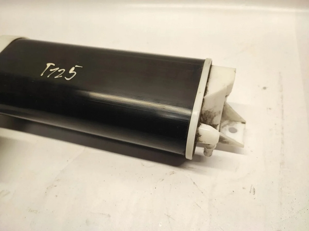 Filtre à carburant Dodge Challenger P68231653AC image 6