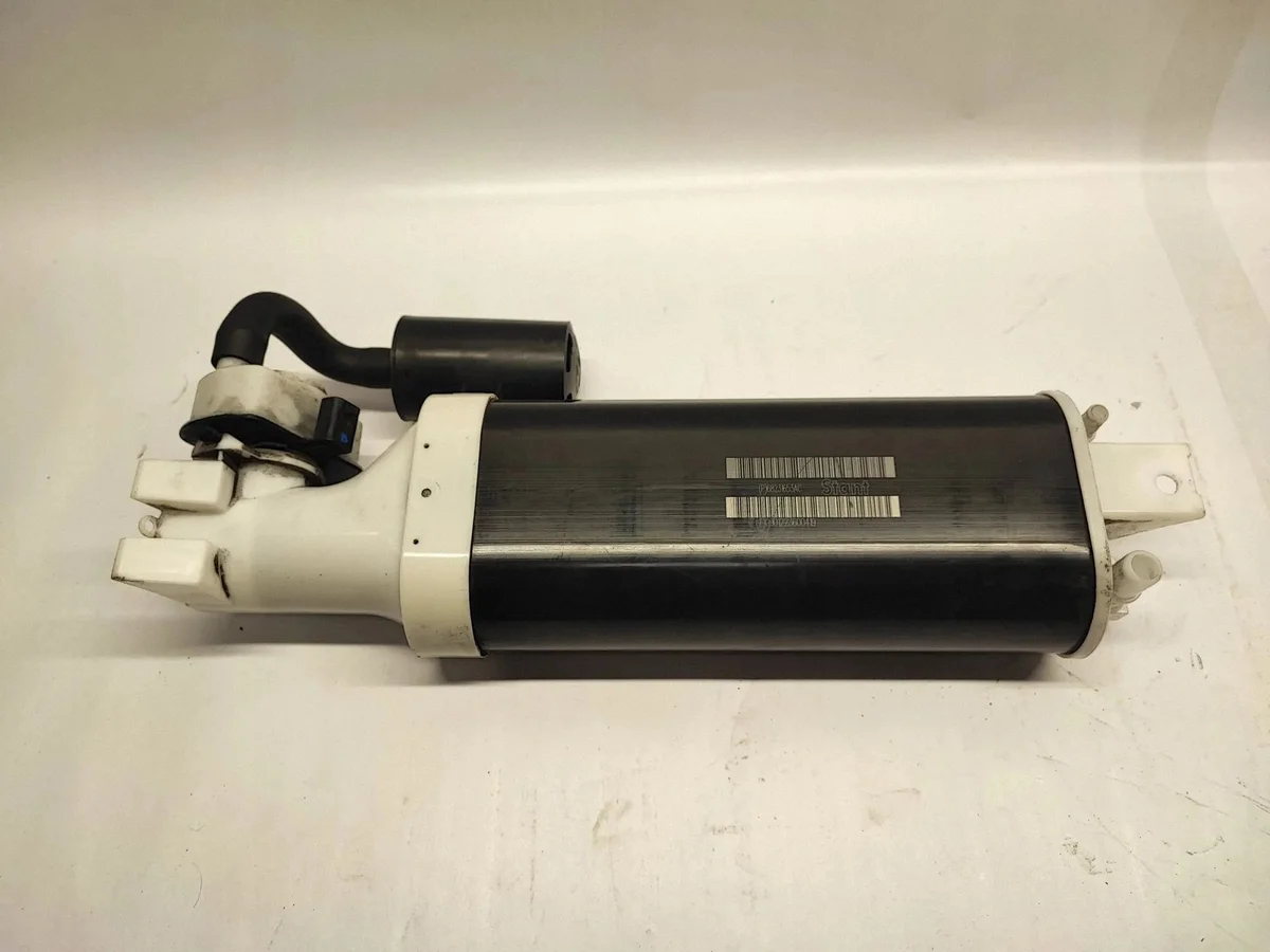 Filtre à carburant Dodge Challenger P68231653AC image 7