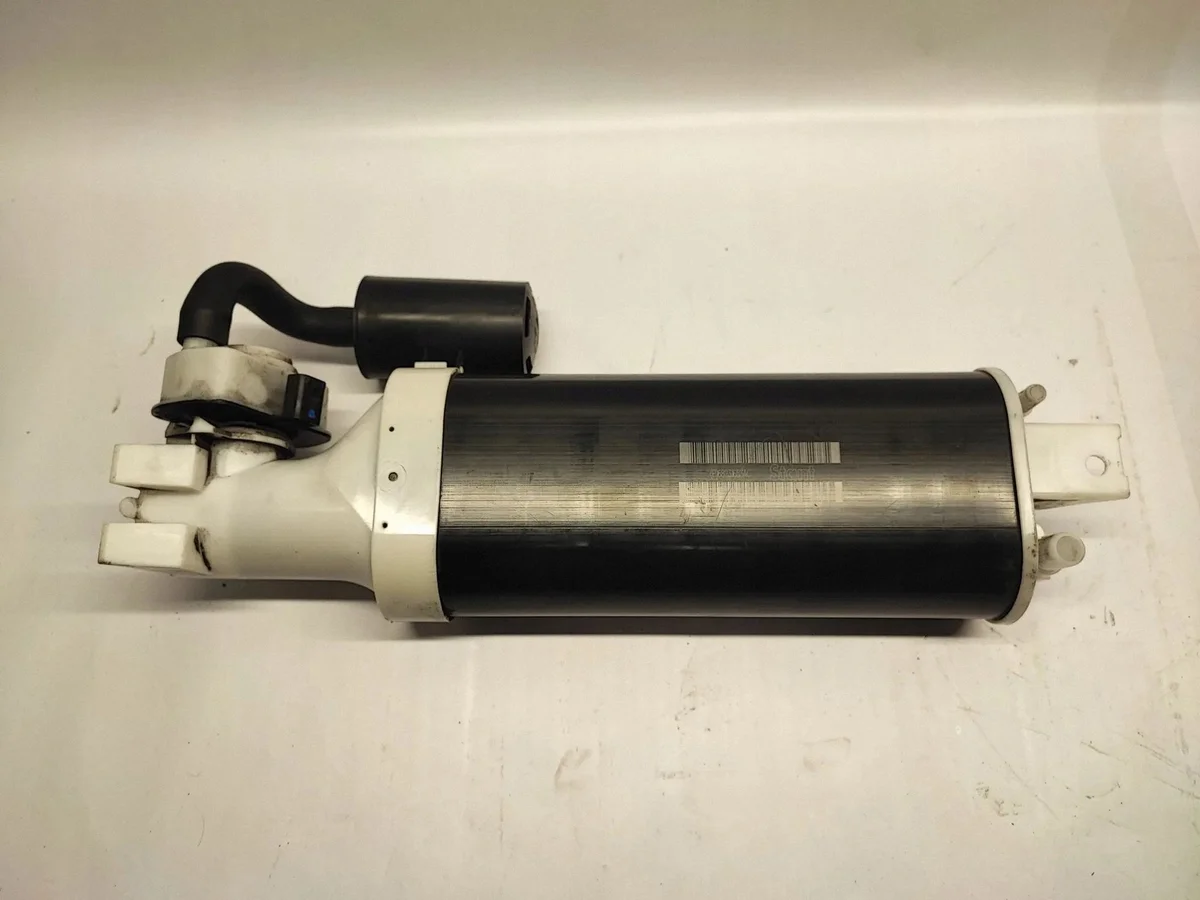 Filtre à carburant Dodge Challenger P68231653AC image 8