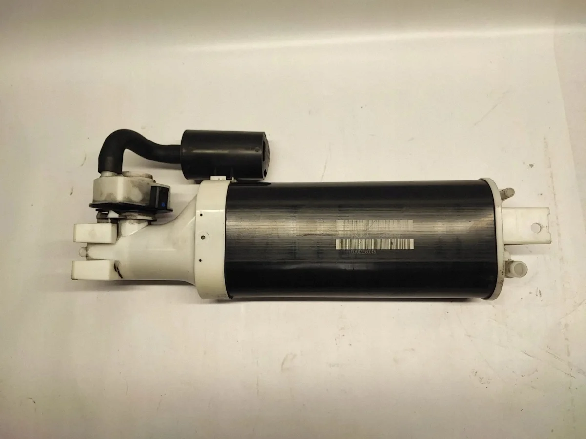 Filtre à carburant Dodge Challenger P68231653AC image 9