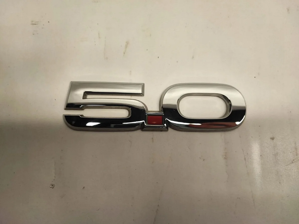 Ford Mustang VI Emblema Lateral Usado FR3Z16098AA image 3