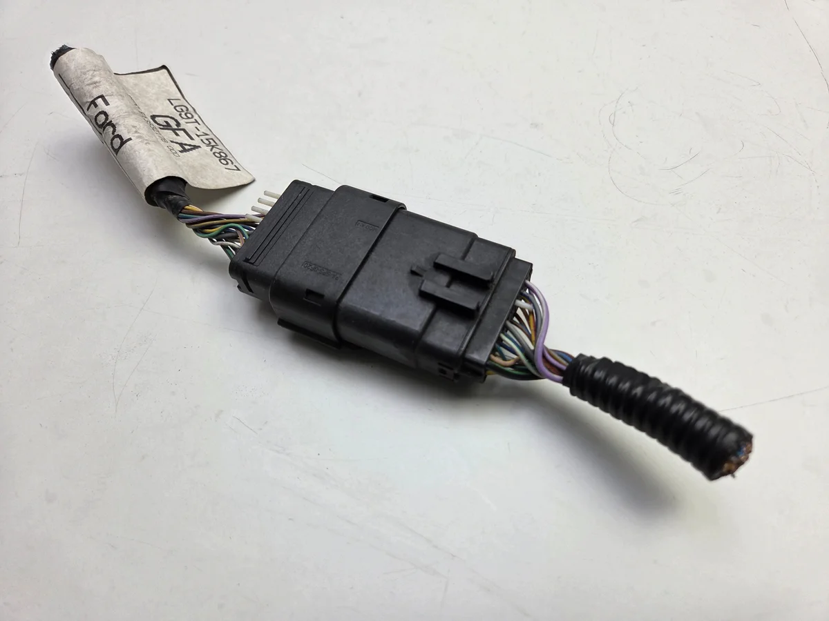 Ford Mondeo MK5 Fusion Conector Usado image 6