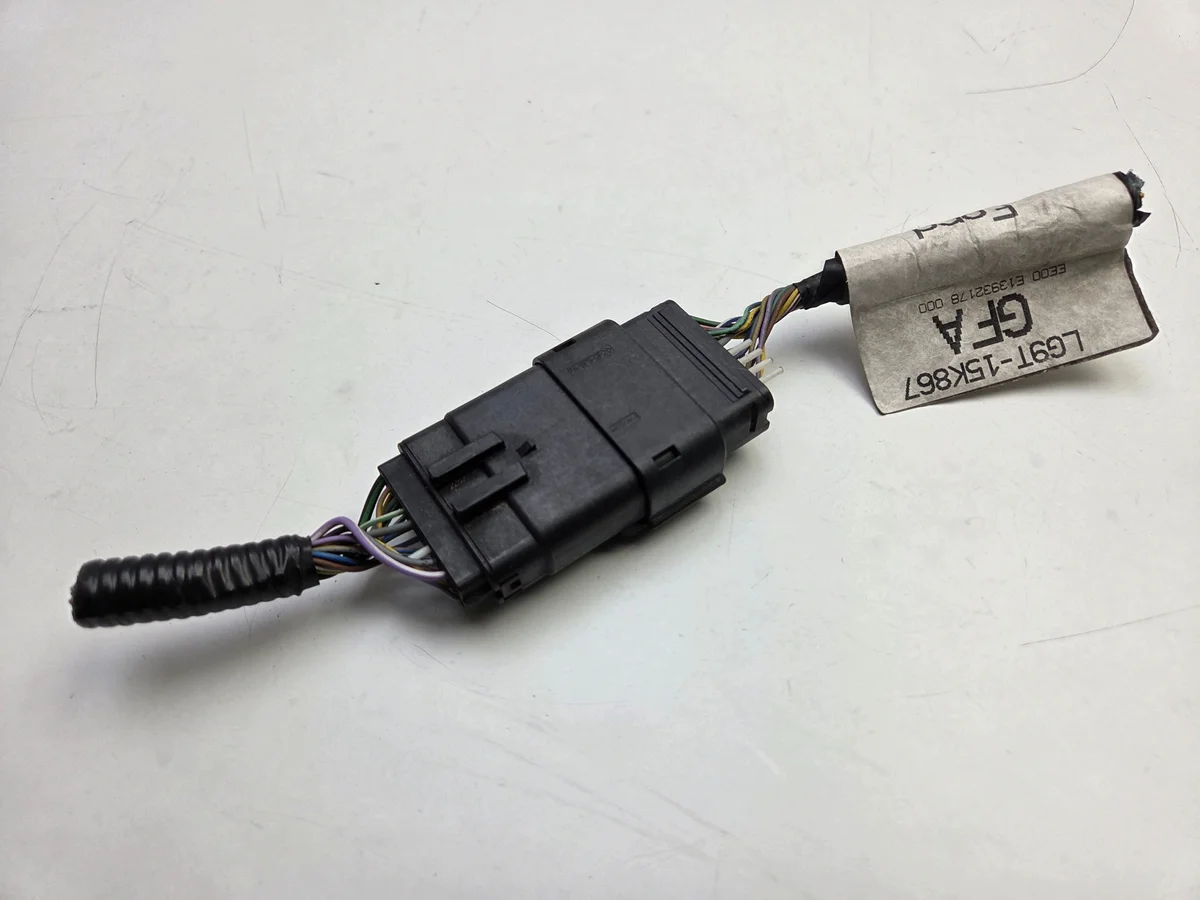Ford Mondeo MK5 Fusion Conector Usado image 7