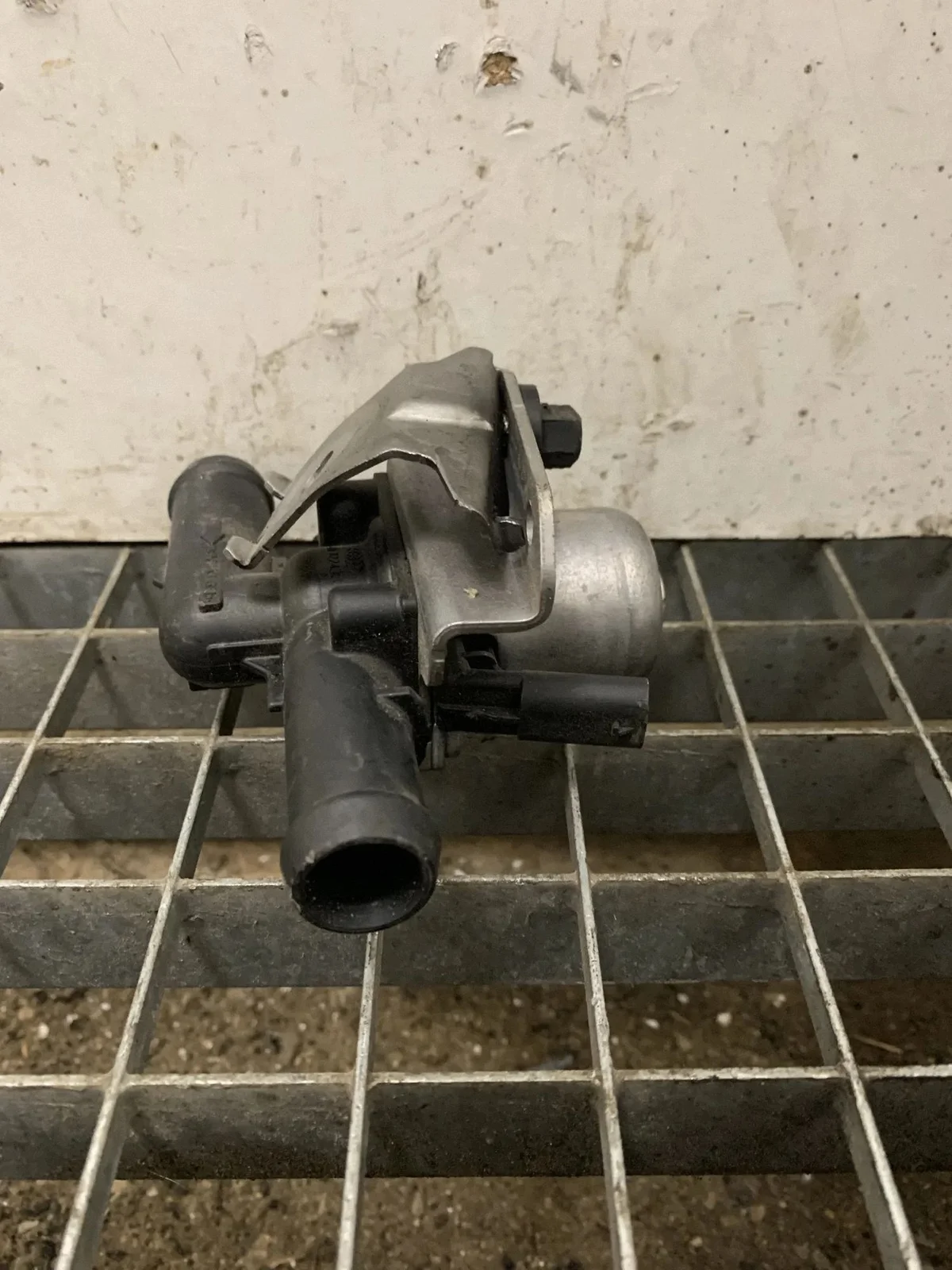 Válvula Aquecedor BMW 2 F22 F23 3000cm3 Usada