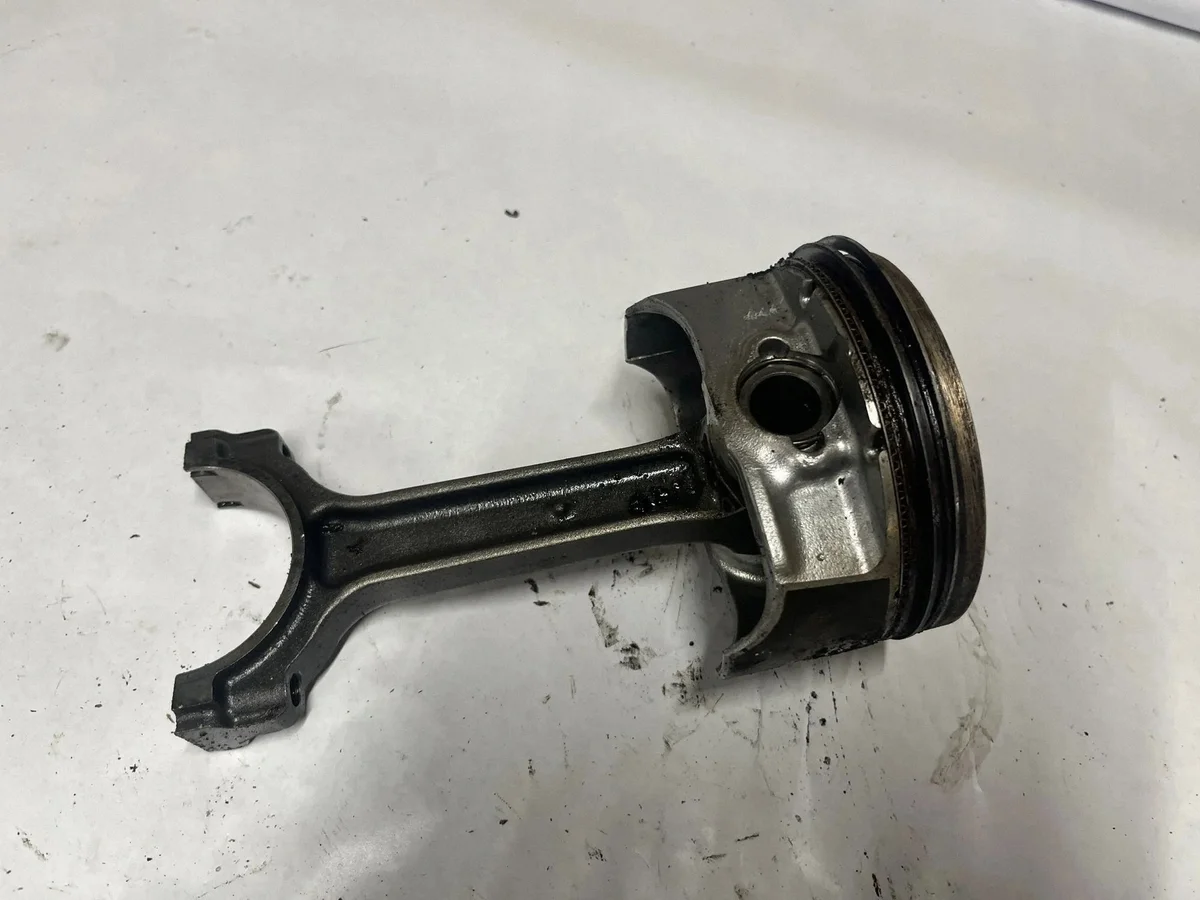 Chevrolet Camaro Piston 12654243 Occasion image 4