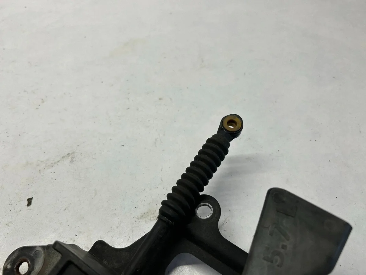 RAM 1500 DT Gear Shift Cables 68231649AC image 8