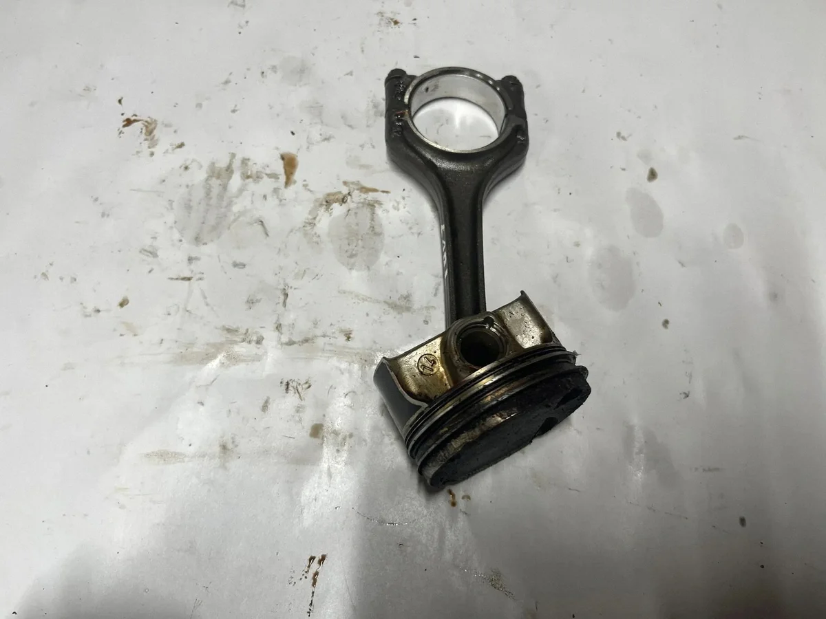 VOLKSWAGEN JETTA VII PISTON 1.4L UK2 image 3