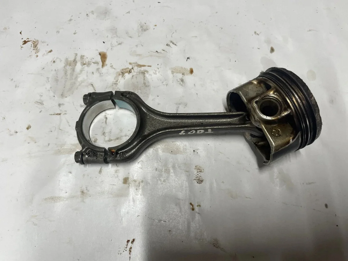 VOLKSWAGEN JETTA VII PISTON 1.4L UK2 image 4