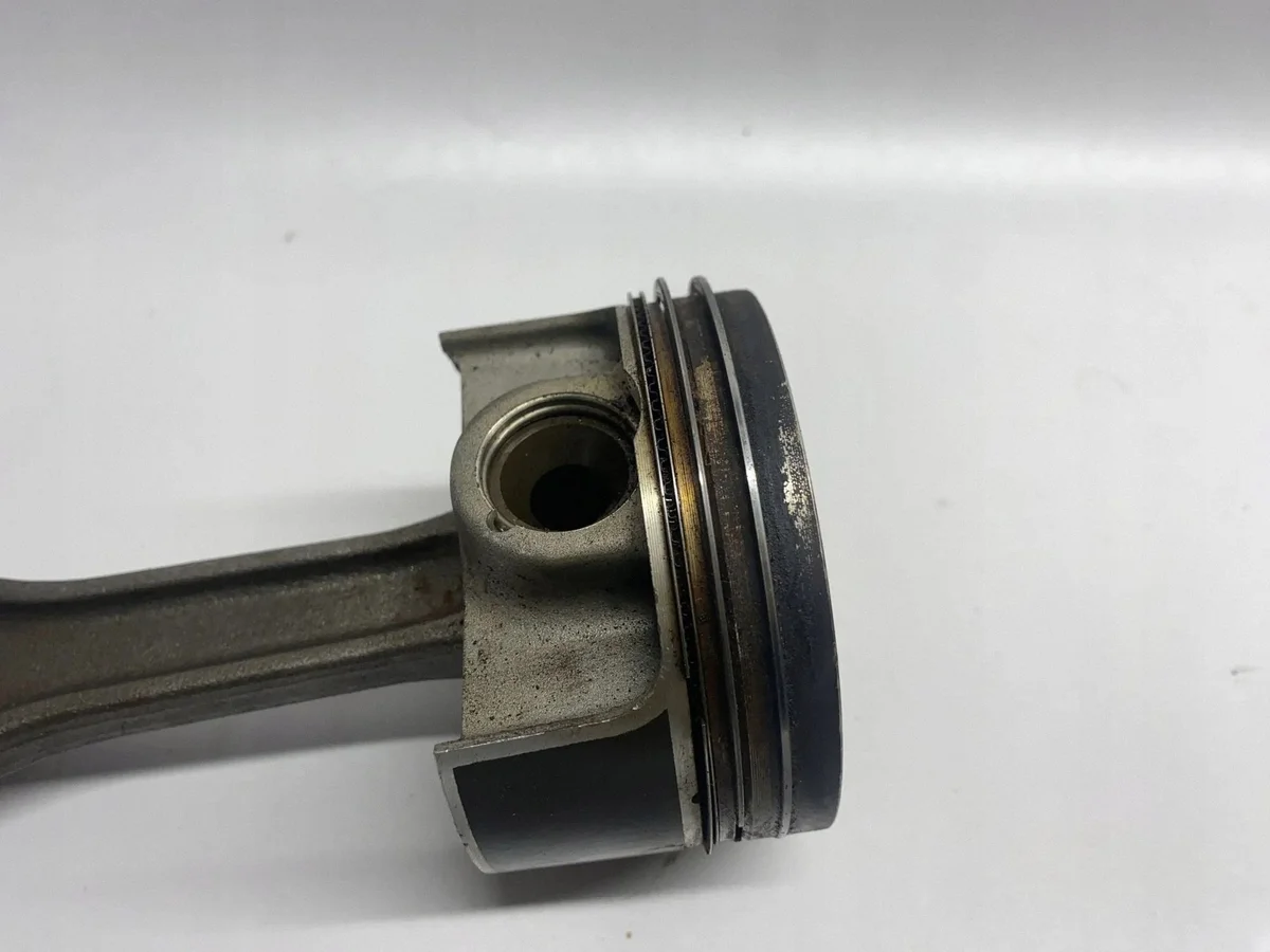 Mercedes-Benz A W176 A45 Biela A13300 image 3
