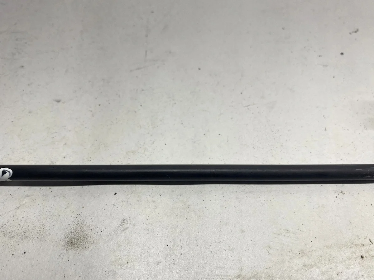 Support capot Chrysler Pacifica 2018 OEM 123 image 3