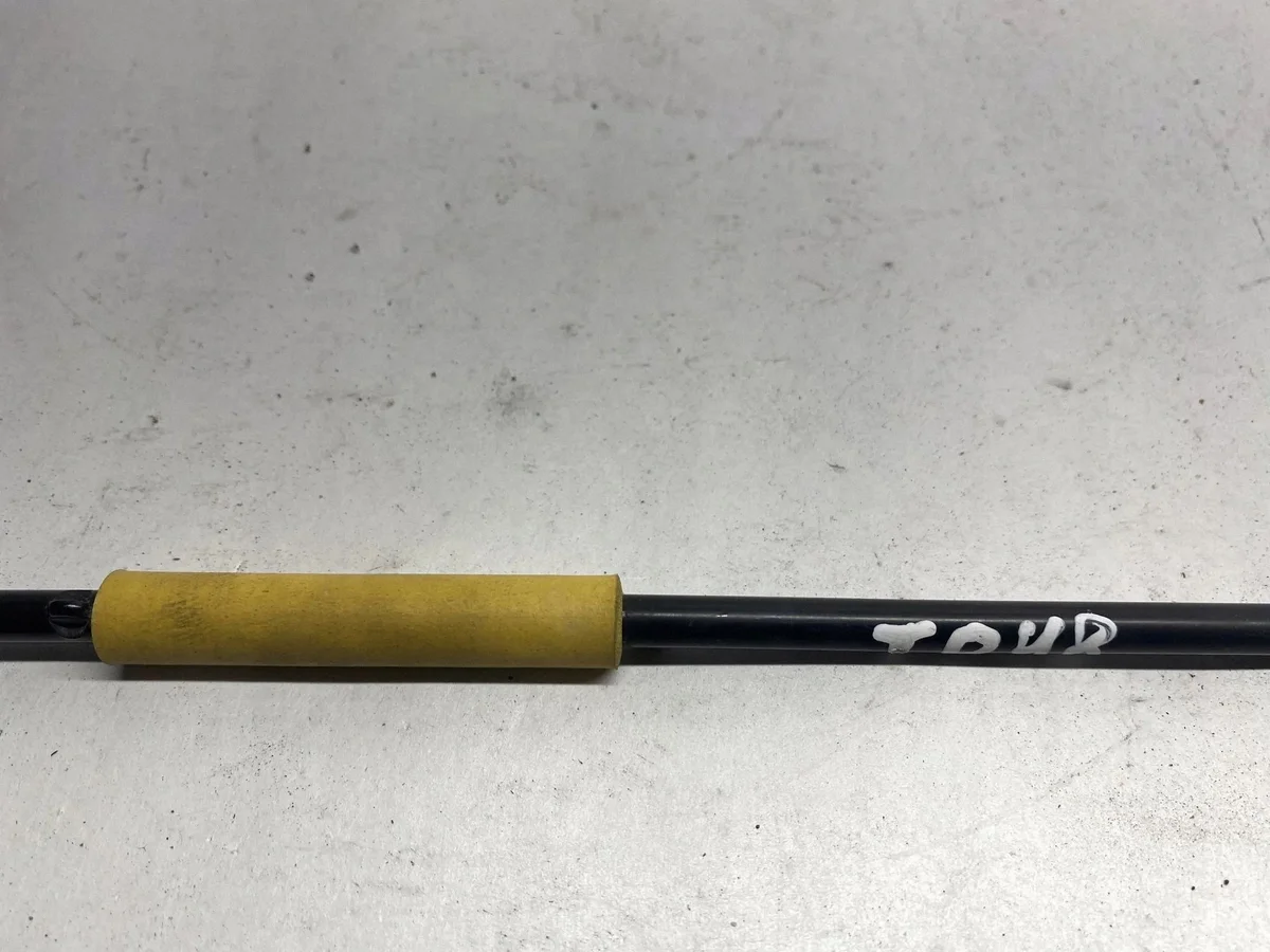 Support capot Chrysler Pacifica 2018 OEM 123 image 4