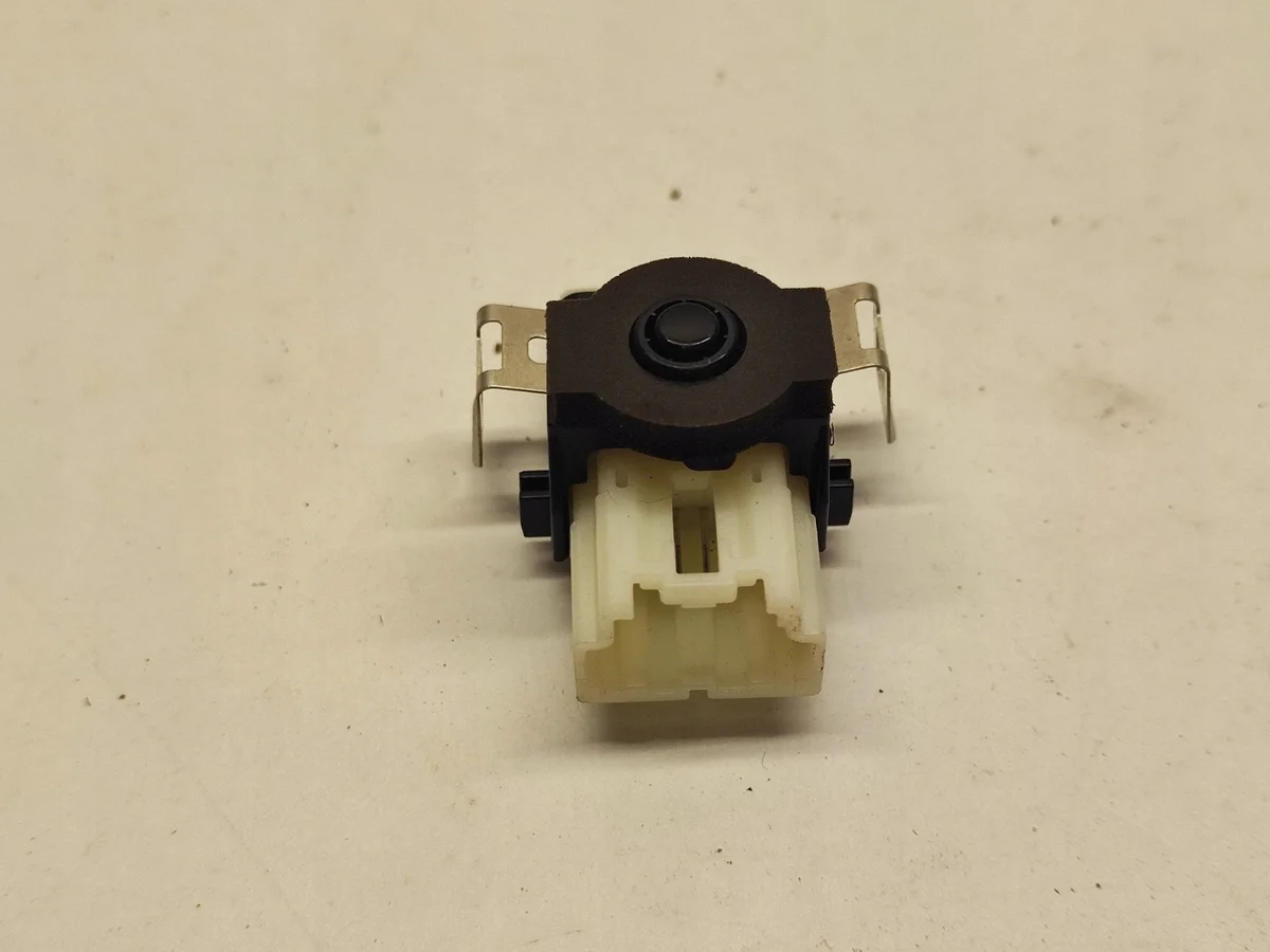 Ford Mustang Mach-E Outside Temp Sensor L1MH19E907AB image 4