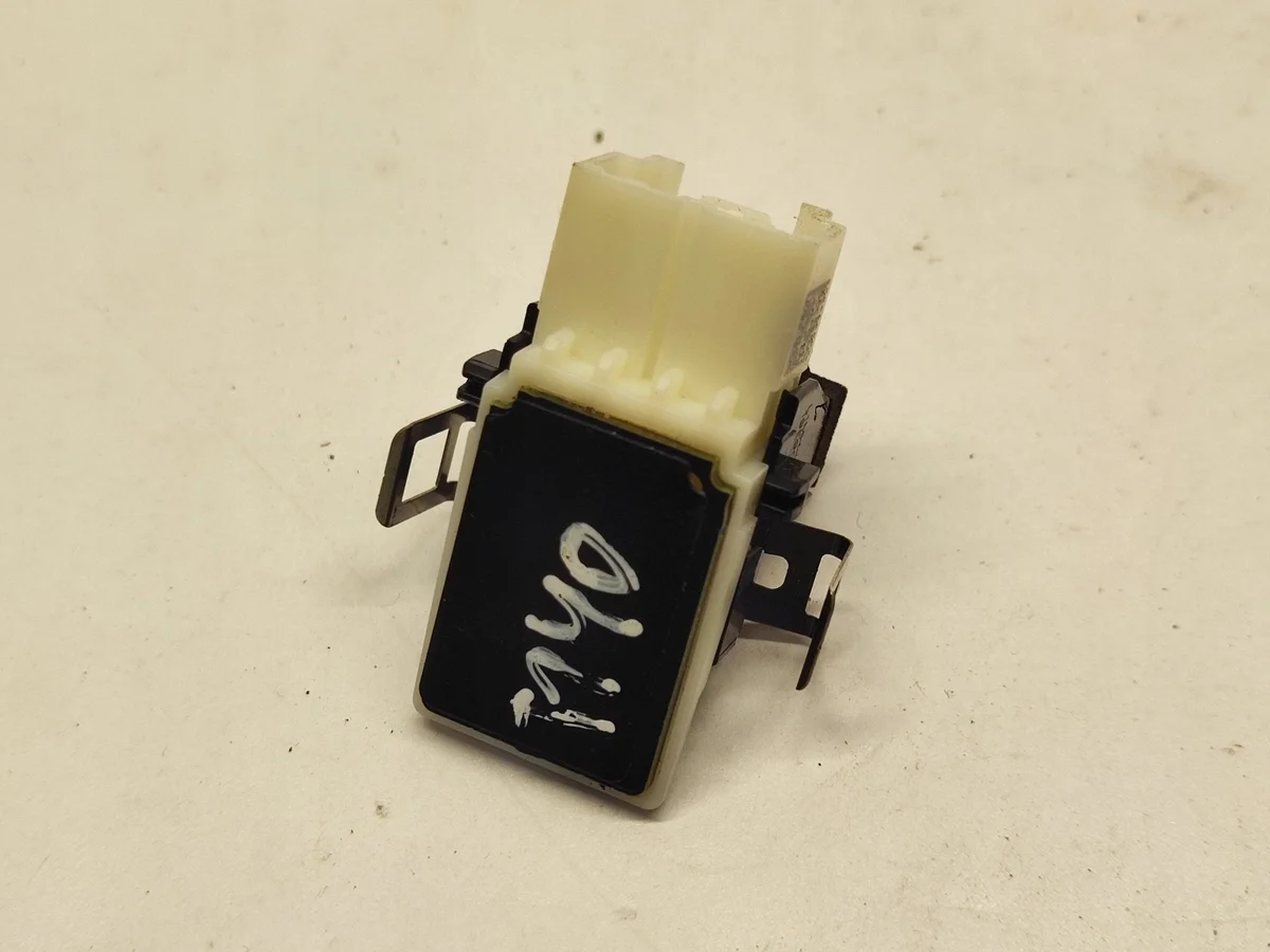 Ford Mustang Mach-E Outside Temp Sensor L1MH19E907AB image 7