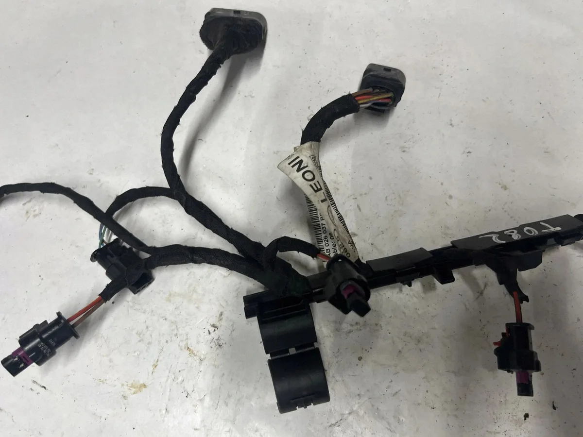 Faisceau injecteurs Audi A3 S3 8V 06L971627AB image 3