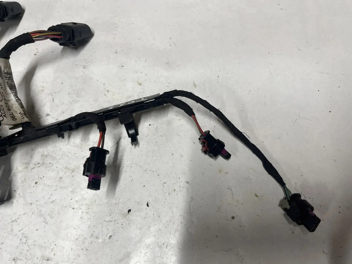 Faisceau injecteurs Audi A3 S3 8V 06L971627AB image 4