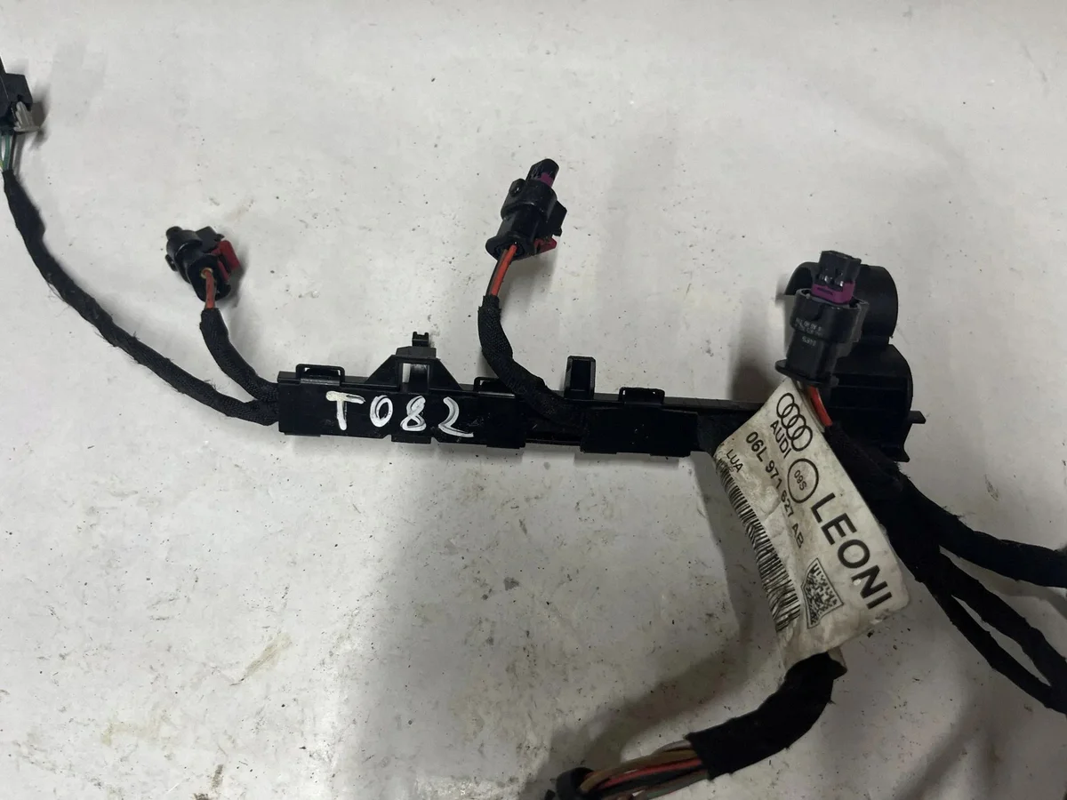 Faisceau injecteurs Audi A3 S3 8V 06L971627AB image 9