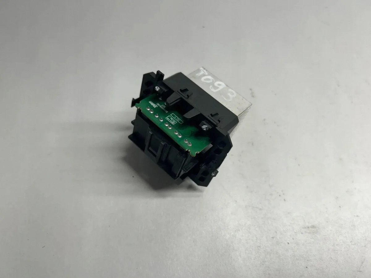 Renault Clio IV weerstand ventilator 6441Z9 image 3