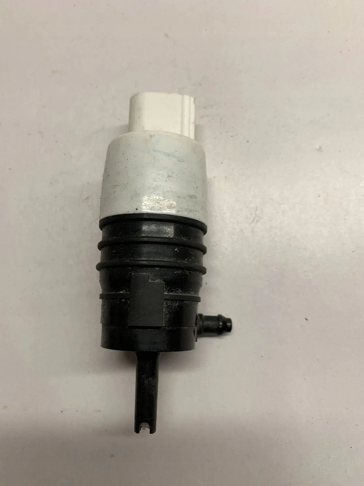 Wischwasserpumpe BMW X5 X6 X7 8736998