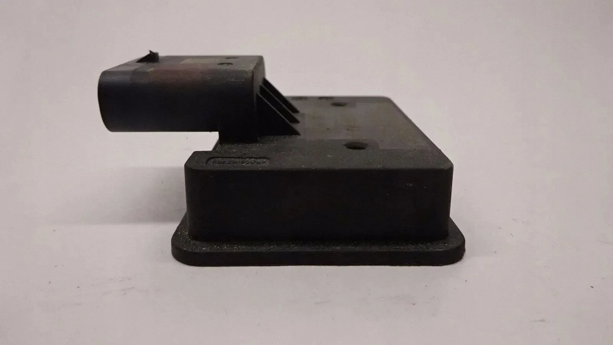 Sensor Temperatura BMW 16138485646 Usado image 3