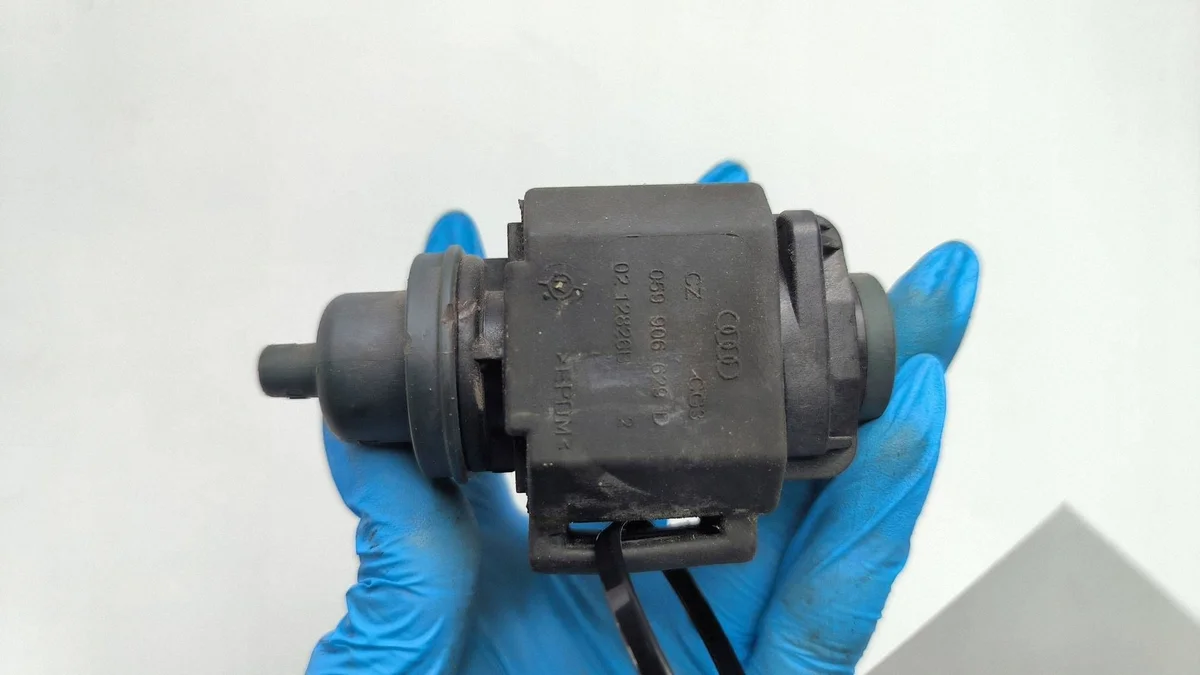 Électrovanne Audi A4 2.5 TDI 059906629 image 3
