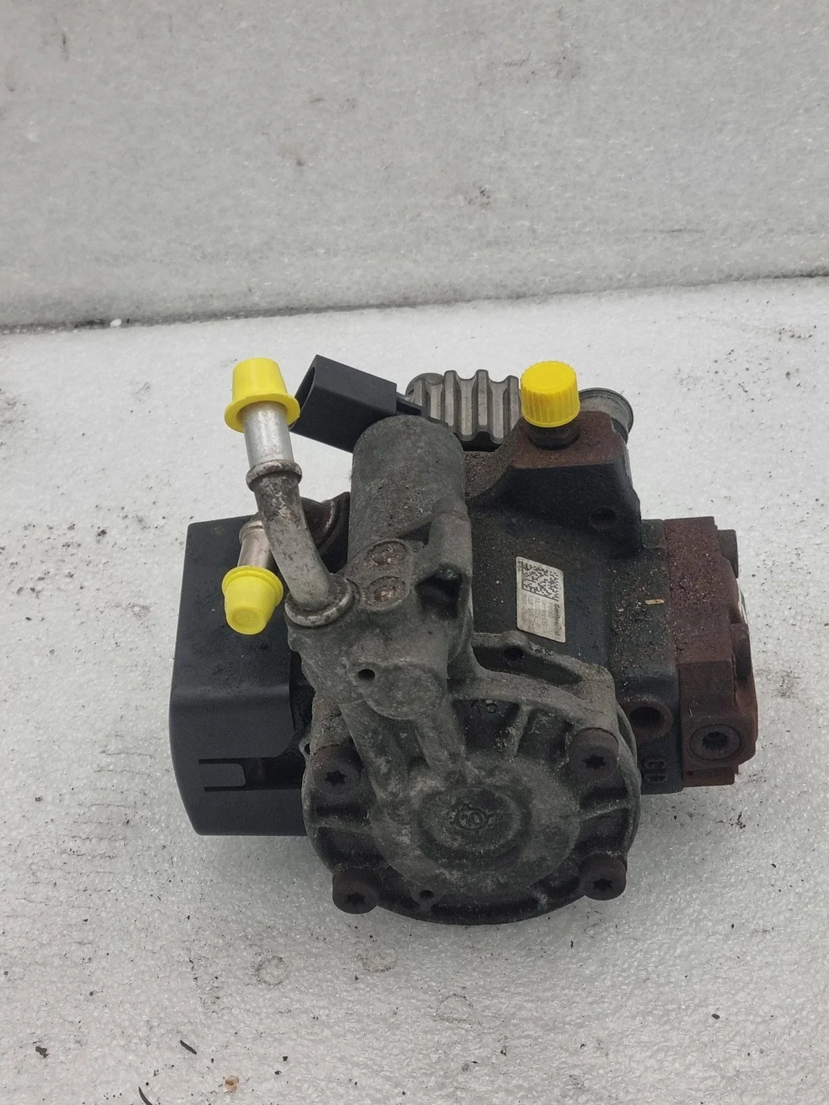 Einspritzpumpe VW Audi Skoda Seat 1.6 TDI image 3