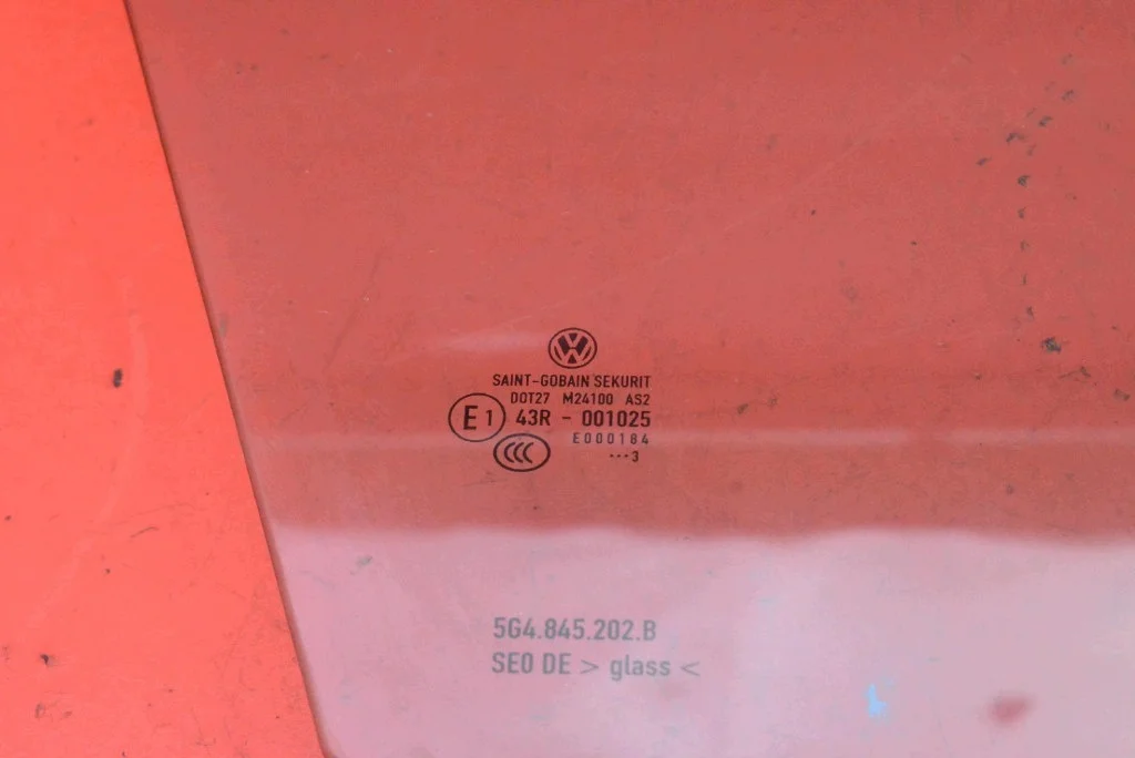 VW Golf 7 Right Front Side Window Used image 4