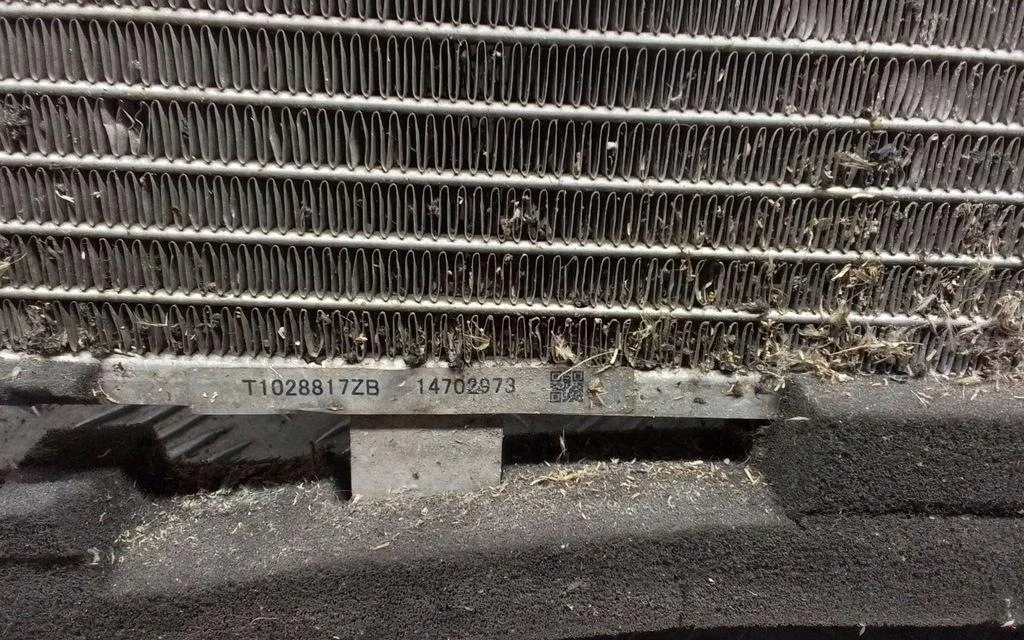 2010 Subaru Forester AC Condenser T1028817ZB image 3