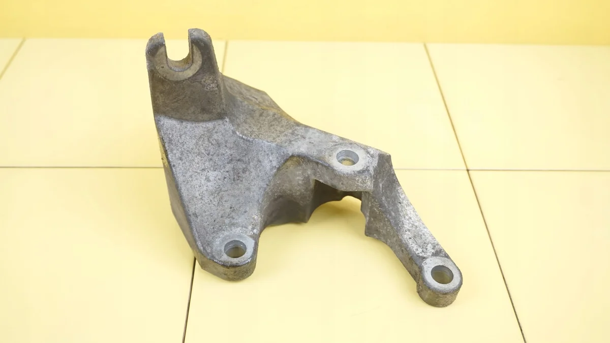 Support moteur Ford Focus MK3 AV617M125AA image 2