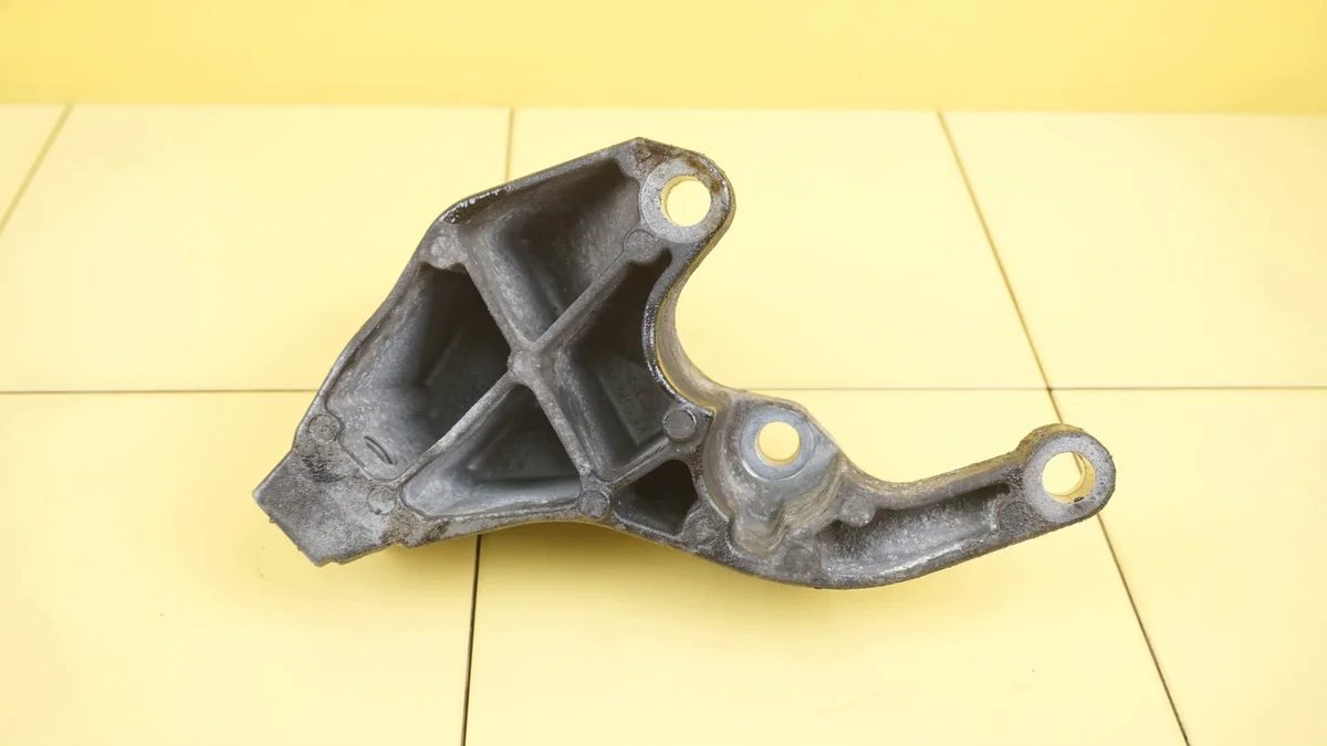 Support moteur Ford Focus MK3 AV617M125AA image 3