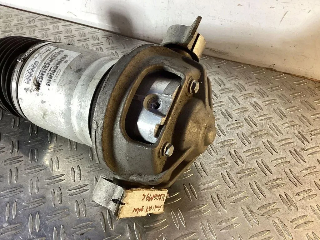 Takapään ilmajousitus Audi Q7 (4L) 7L0512345